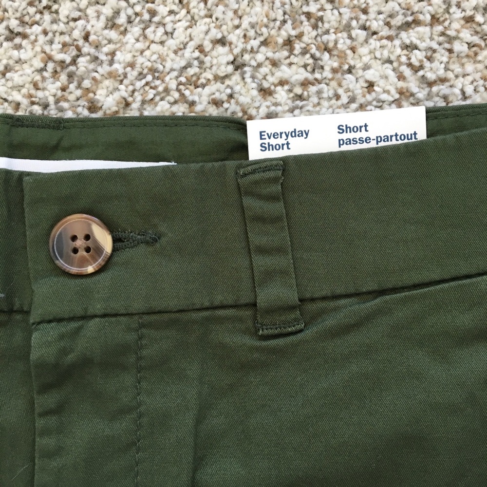 Old Navy  5” Khaki Shorts